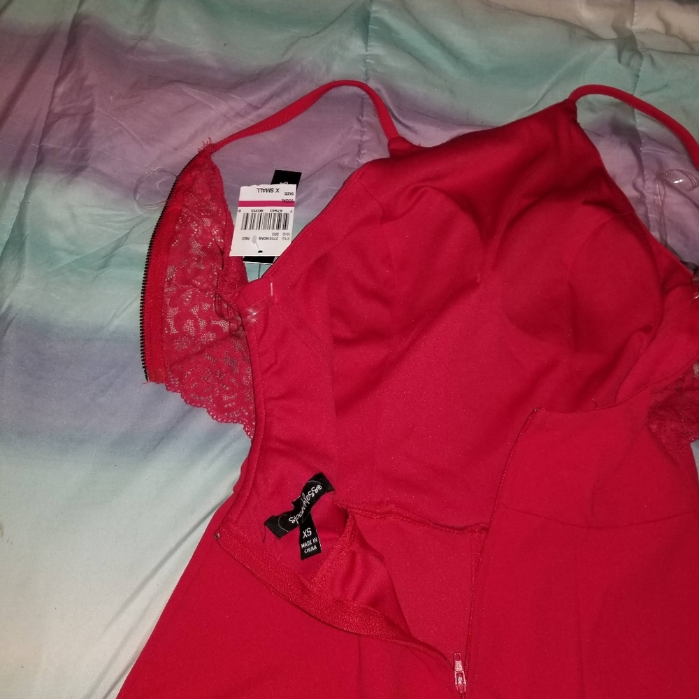 Red jumpsuit - Picture 7 of 7